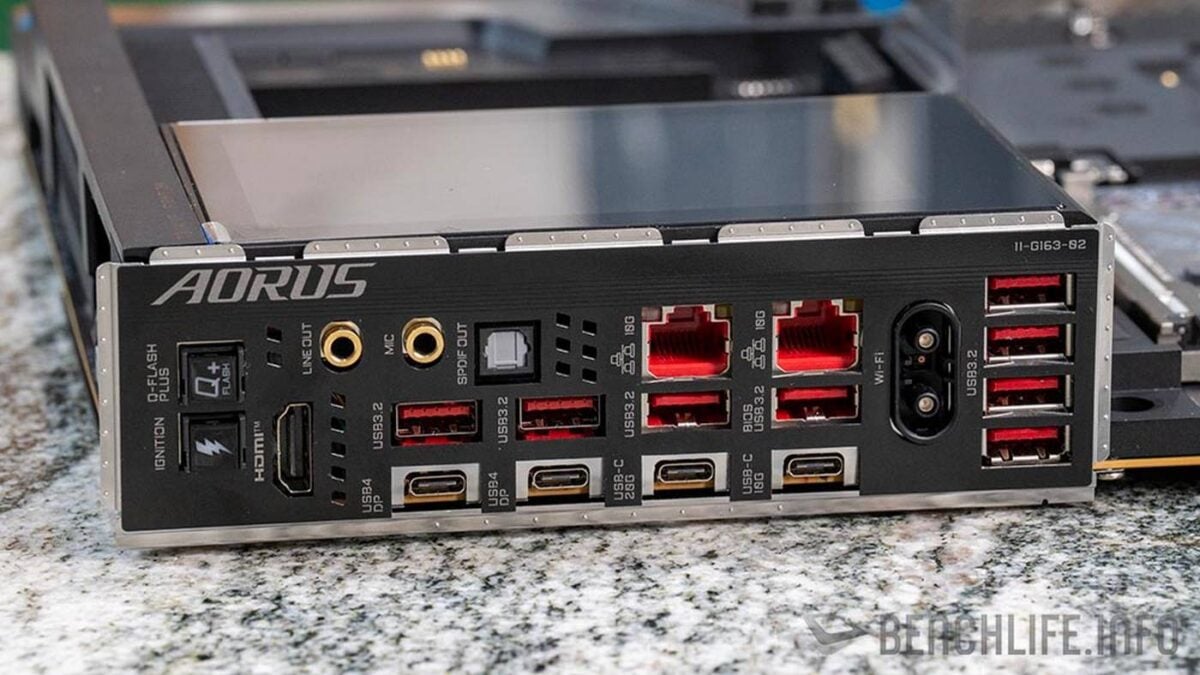 Панель ввода-вывода материнской платы