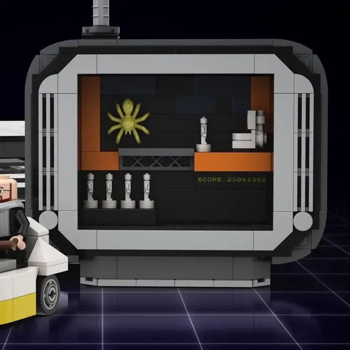 Комплектный телевизор LEGO с игровыми сценами для ZX Spectrum